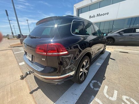 Used 2017 Volkswagen Touareg Wolfsburg Edition AWD/4WD image 6