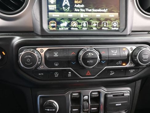 Used 2021 Jeep Wrangler Unlimited Sport AWD/4WD image 22