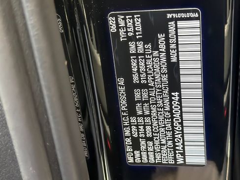 Used 2023 Porsche Cayenne Platinum Edition image 27