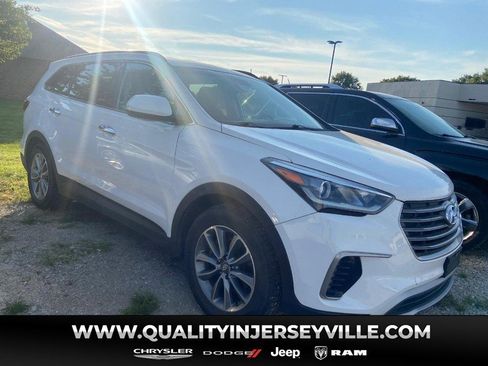 Used 2017 Hyundai Santa Fe SE AWD/4WD image 1