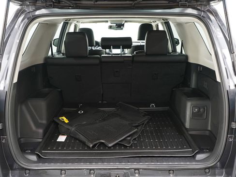 Used 2022 Toyota 4Runner Limited AWD/4WD image 9
