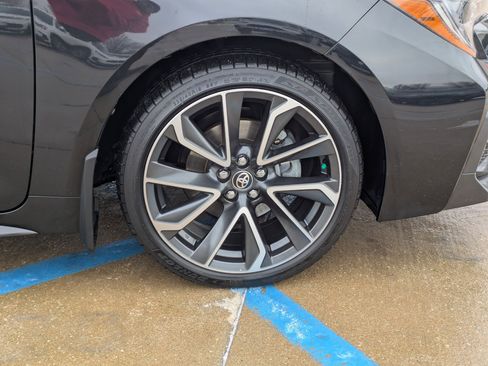 Used 2021 Toyota Corolla SE image 32