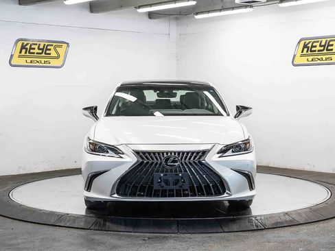 Used 2023 Lexus ES 350 w/ Premium Package FWD image 6