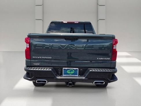Used 2025 Chevrolet Silverado 1500 Custom Trail Boss AWD/4WD image 4