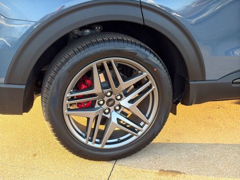 New 2026 Ford Explorer ST w/ Sun And Sound Package image 6