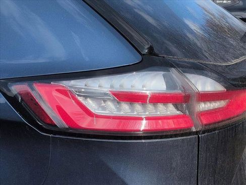 Used 2019 Ford Edge SEL w/ Equipment Group 201A image 8