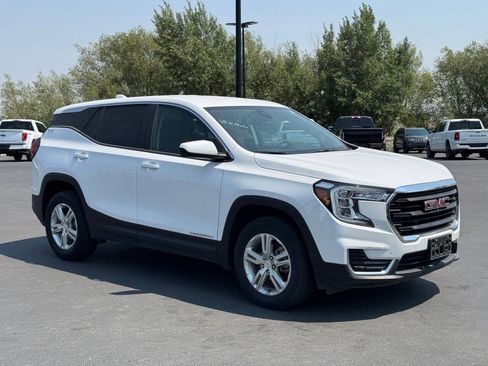 Used 2024 GMC Terrain SLE AWD/4WD image 9