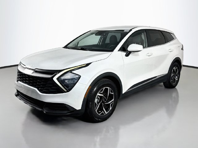 Used 2023 Kia Sportage LX FWD image 4