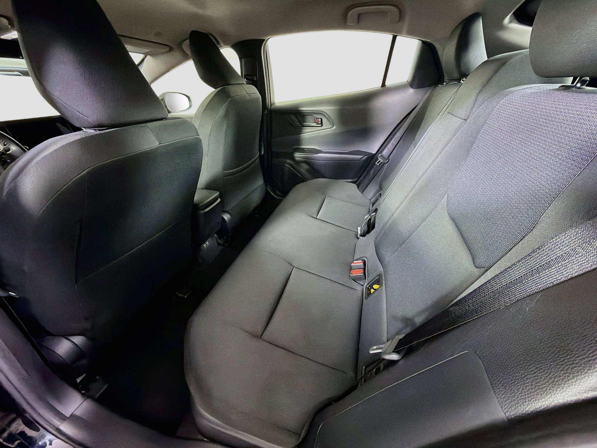 Used 2024 Toyota Prius LE FWD image 25