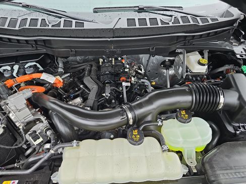 Used 2025 Ford F150 Platinum w/ FX4 Off-Road Package image 29