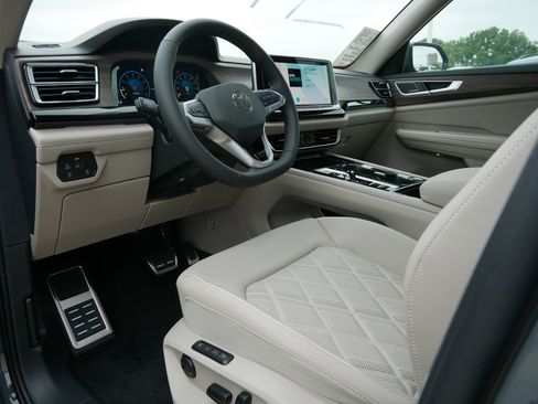 New 2026 Volkswagen Atlas SEL Premium R-Line image 3