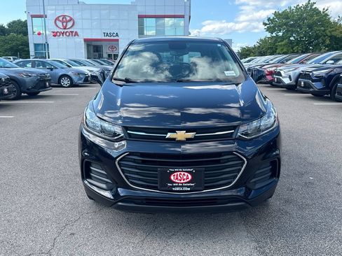 Used 2021 Chevrolet Trax LS AWD/4WD image 2