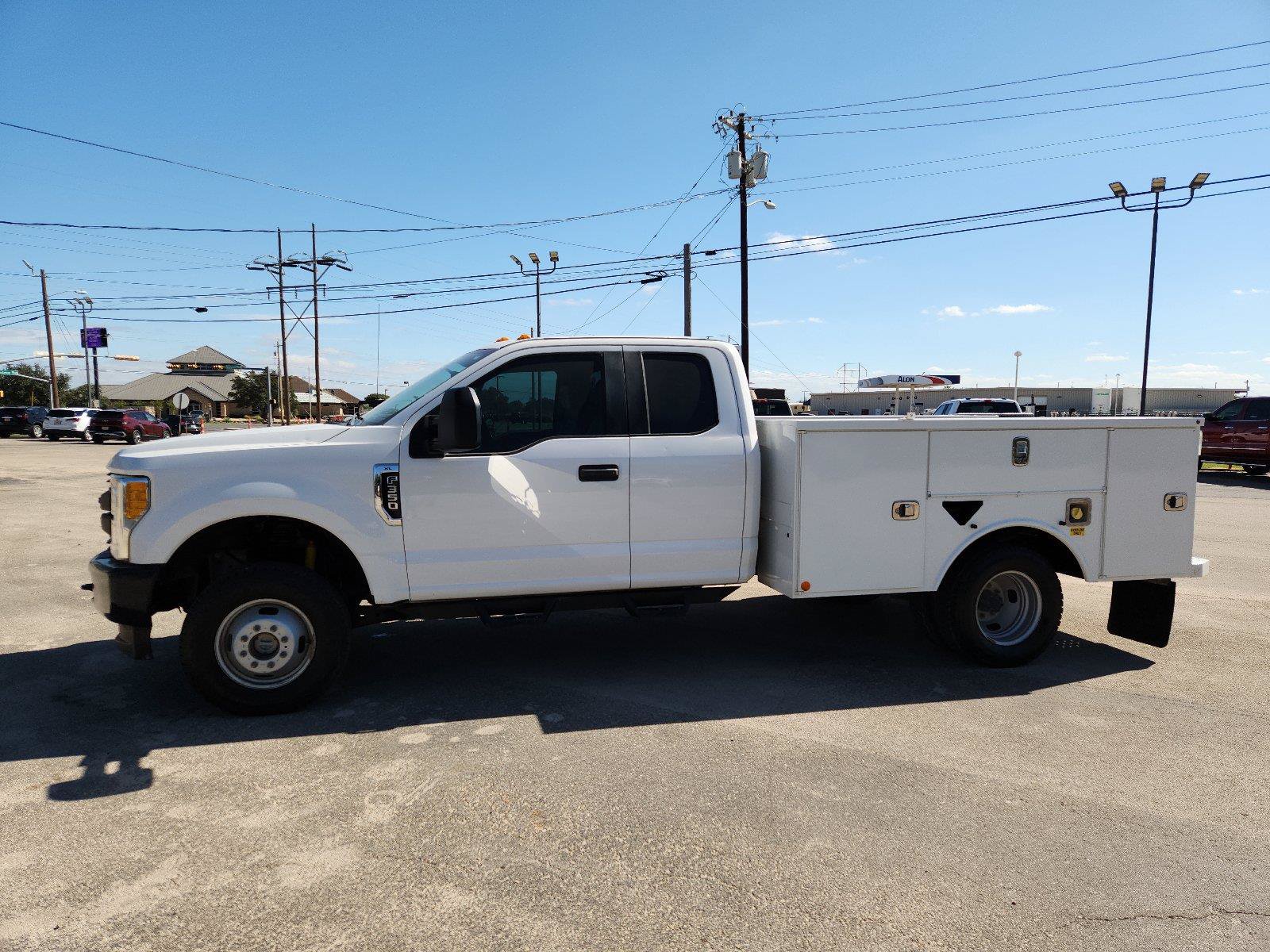 Used 2017 Ford F350 XL w/ Snow Plow Prep Package AWD/4WD image 2