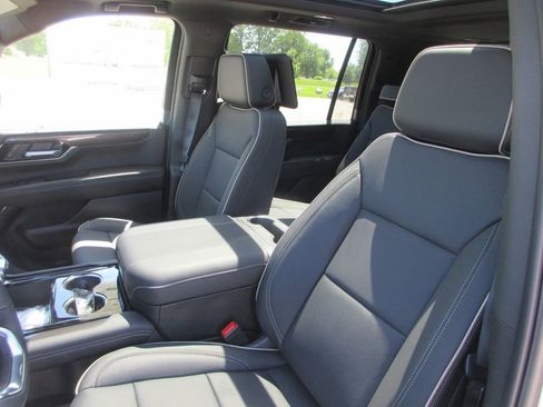 New 2026 GMC Yukon XL Elevation w/ Elevation Premium Package AWD/4WD image 11