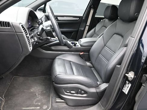 Certified 2023 Porsche Cayenne S Platinum AWD/4WD image 5