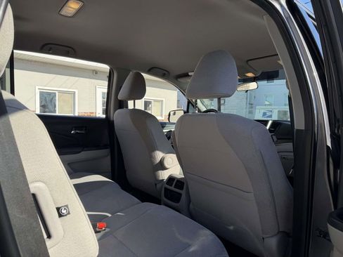 Used 2018 Honda Pilot LX image 15