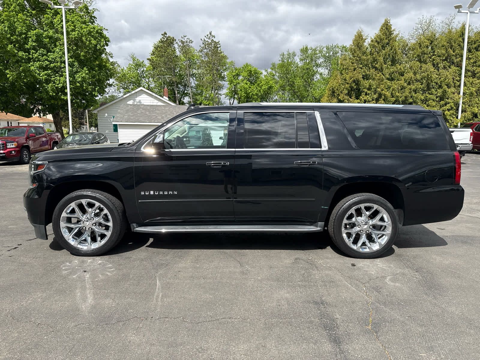Used 2018 Chevrolet Suburban Premier w/ Max Trailering Package AWD/4WD image 6
