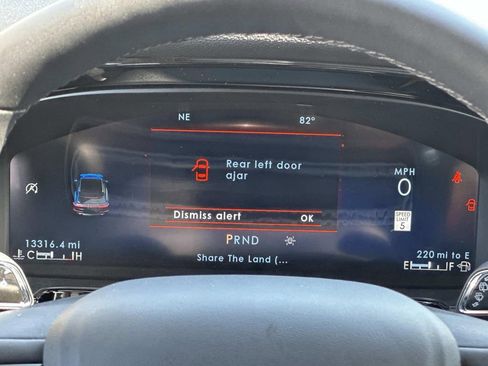 Certified 2024 Lincoln Corsair FWD w/ Equipment Group 101A image 27