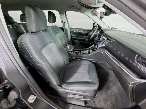 Used 2021 Jeep Grand Cherokee L Laredo w/ Luxury Tech Group I AWD/4WD image 30