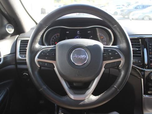 Used 2020 Jeep Grand Cherokee Altitude AWD/4WD image 13