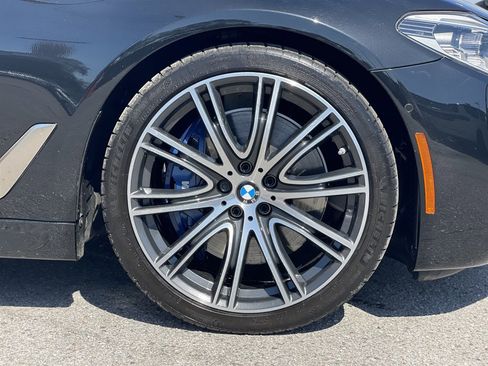 Used 2018 BMW M550i xDrive image 39