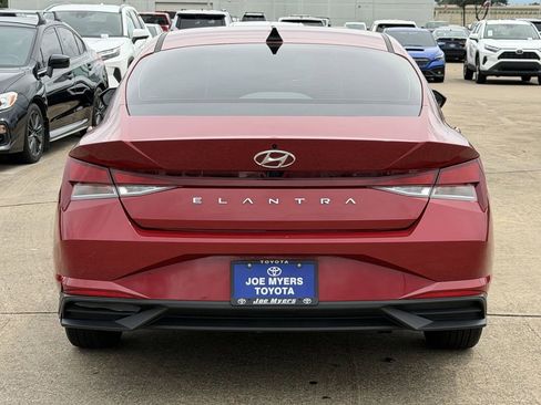 Used 2023 Hyundai Elantra SEL w/ Cargo Package FWD image 8