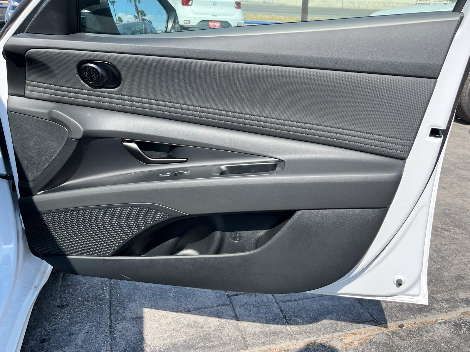 New 2025 Hyundai Elantra SEL FWD image 23