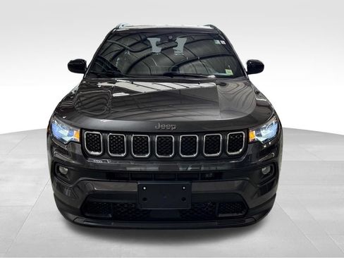 Used 2023 Jeep Compass Latitude w/ Convenience Group AWD/4WD image 6