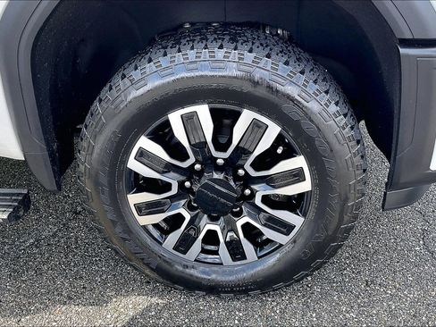Used 2025 GMC Sierra 2500 Denali Ultimate AWD/4WD image 9