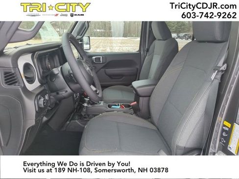 New 2026 Jeep Gladiator Sport image 9