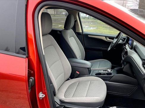 Used 2020 Ford Escape SE image 10