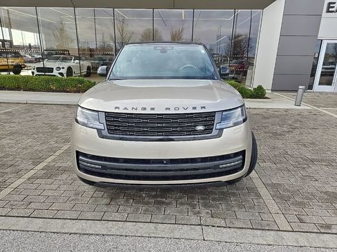 Used 2024 Land Rover Range Rover Long Wheelbase SE image 2