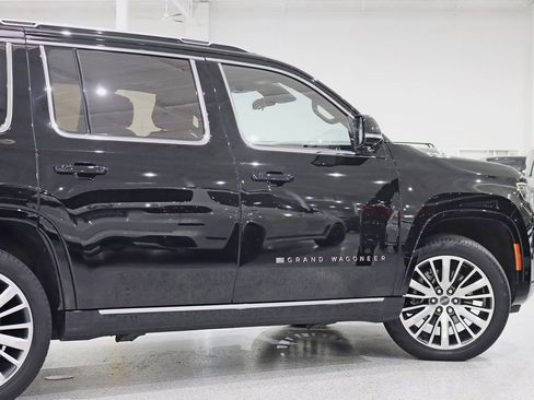 Used 2024 Jeep Grand Wagoneer Series III image 11
