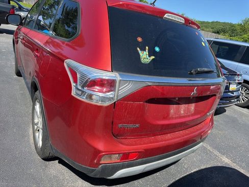 Used 2015 Mitsubishi Outlander SE AWD/4WD image 4