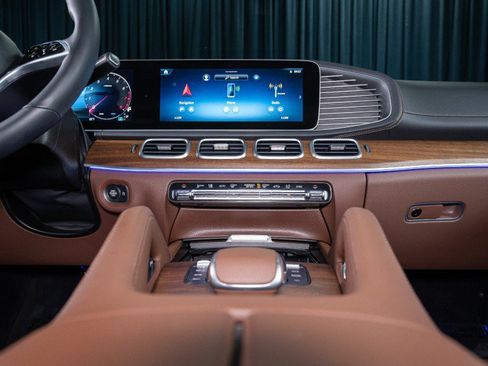 Used 2026 Mercedes-Benz GLS 450 4MATIC image 24