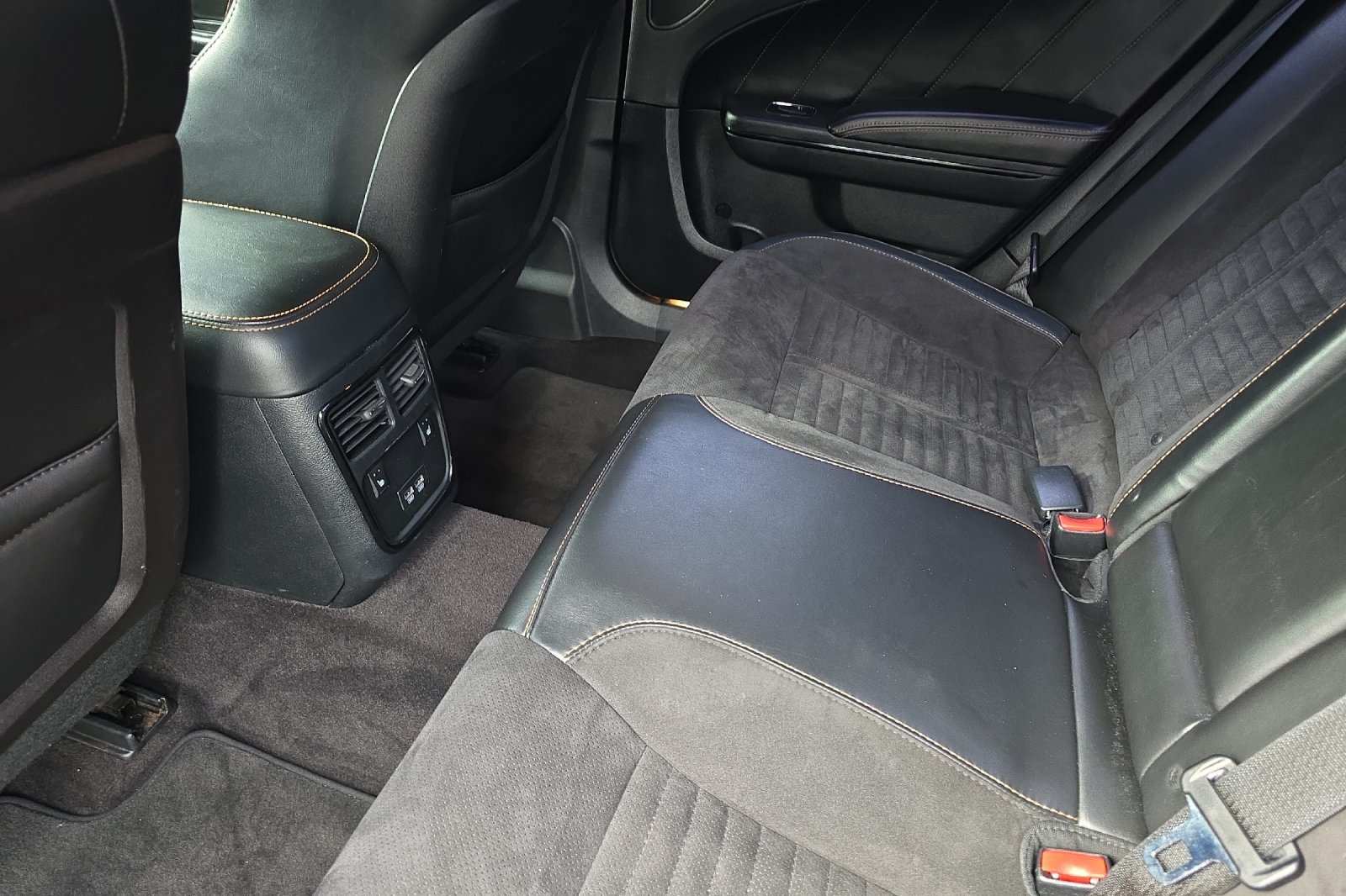 Used 2017 Dodge Charger R/T RWD image 12