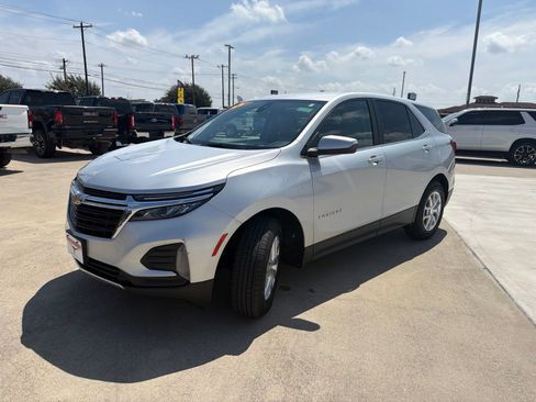 Used 2022 Chevrolet Equinox LT AWD/4WD image 3