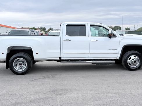 Used 2019 GMC Sierra 3500 SLT w/ Duramax Plus Package AWD/4WD image 16