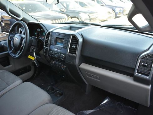 Used 2017 Ford F150 XLT AWD/4WD image 12