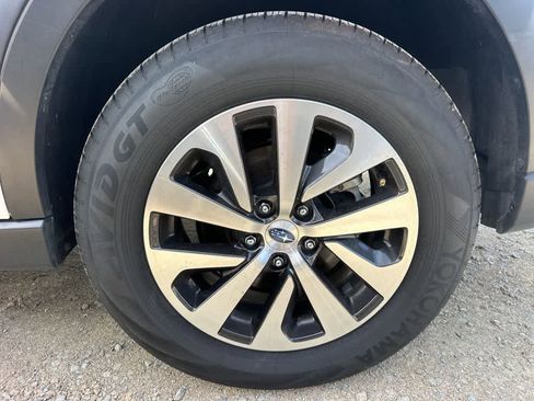 Used 2025 Subaru Outback Premium image 9