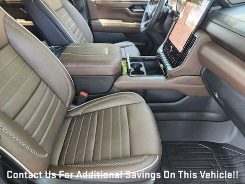 New 2026 GMC Yukon Denali Ultimate w/ LPO, Floor Liner Package AWD/4WD image 10