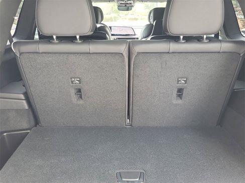 New 2026 Cadillac Vistiq Platinum image 25