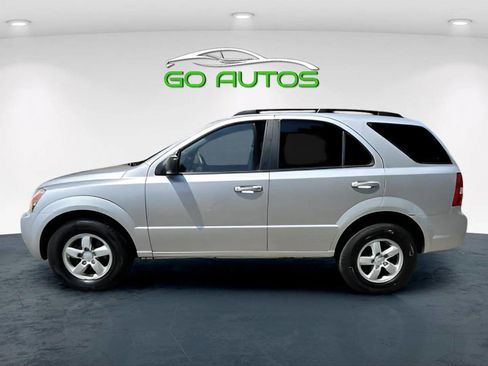 Used 2009 Kia Sorento LX image 4