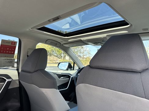 New 2025 Toyota RAV4 XLE w/ Convenience Package FWD image 32