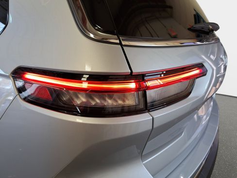 New 2025 Jeep Grand Cherokee L Limited RWD image 35