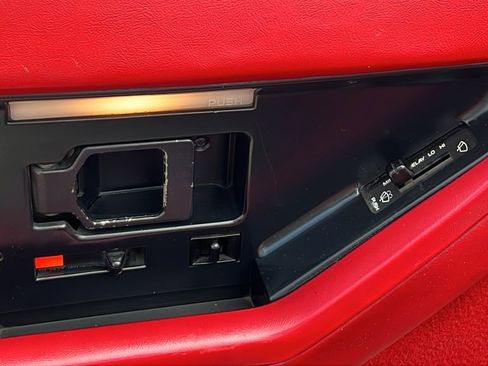 Used 1989 Chevrolet Corvette Convertible image 12