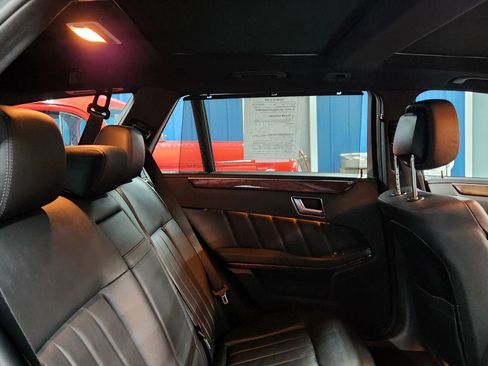 Used 2013 Mercedes-Benz E 350 E 350 4MATIC Wagon 4D image 17