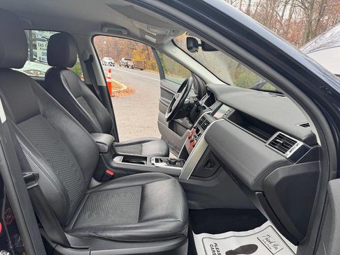 Used 2019 Land Rover Discovery Sport SE image 28