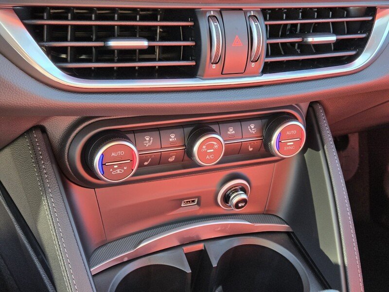 New 2025 Alfa Romeo Stelvio Sprint AWD/4WD image 15