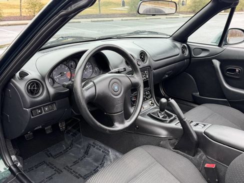 Used 1999 MAZDA MX-5 Miata 10th Anniversary Edition image 11